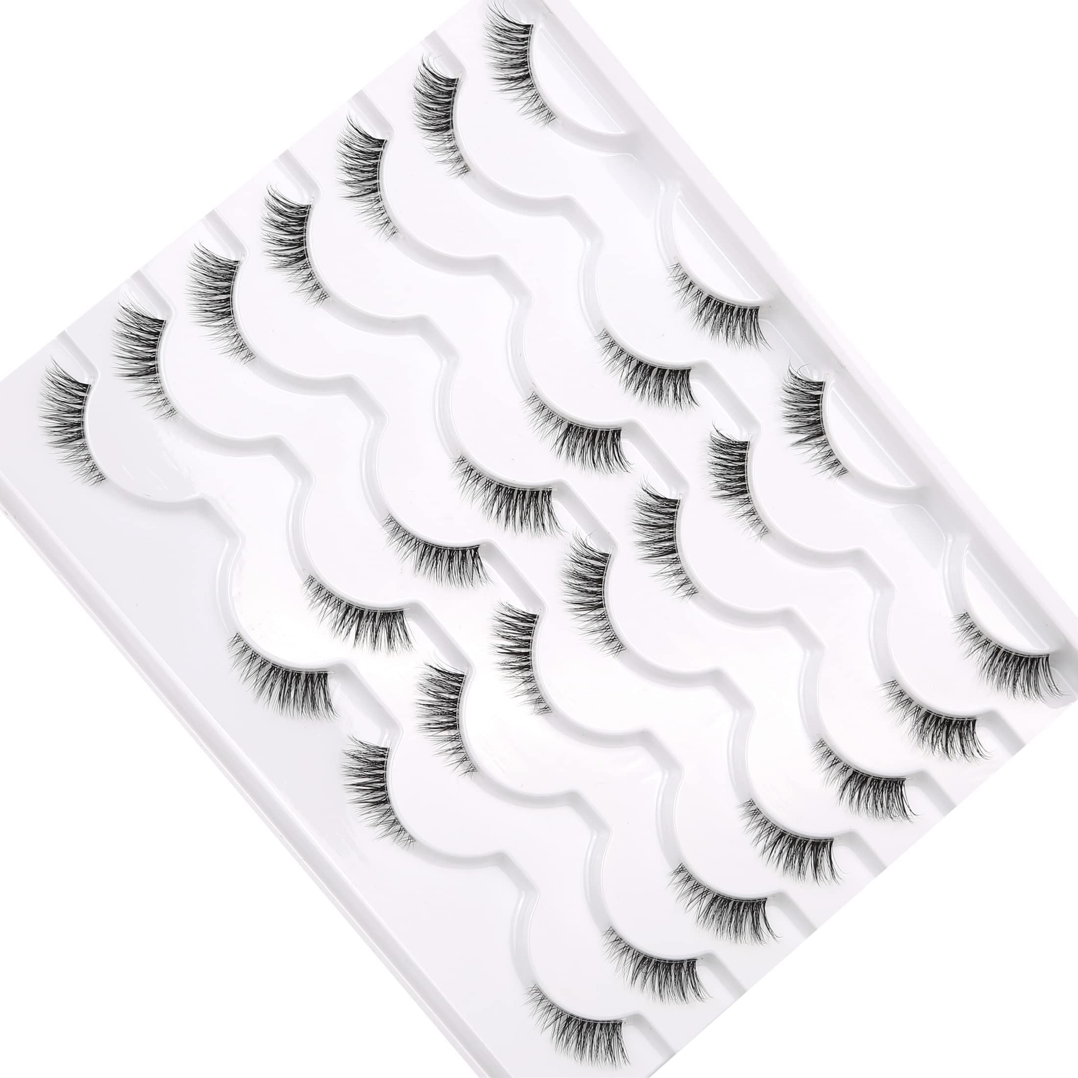Pooplunch natural-looking lashes open up eyes subtly.
