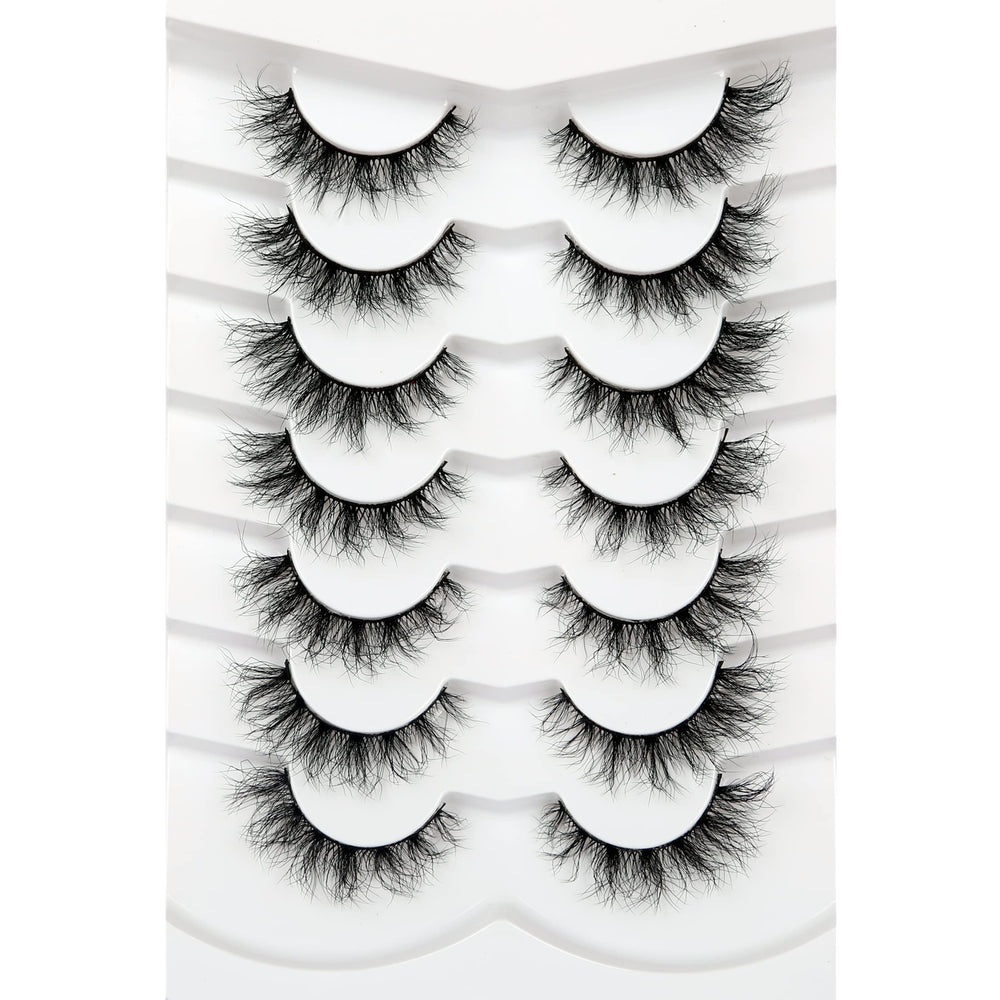 Pooplunch cat-eye look 8D lashes for a brighter, more defined eye.