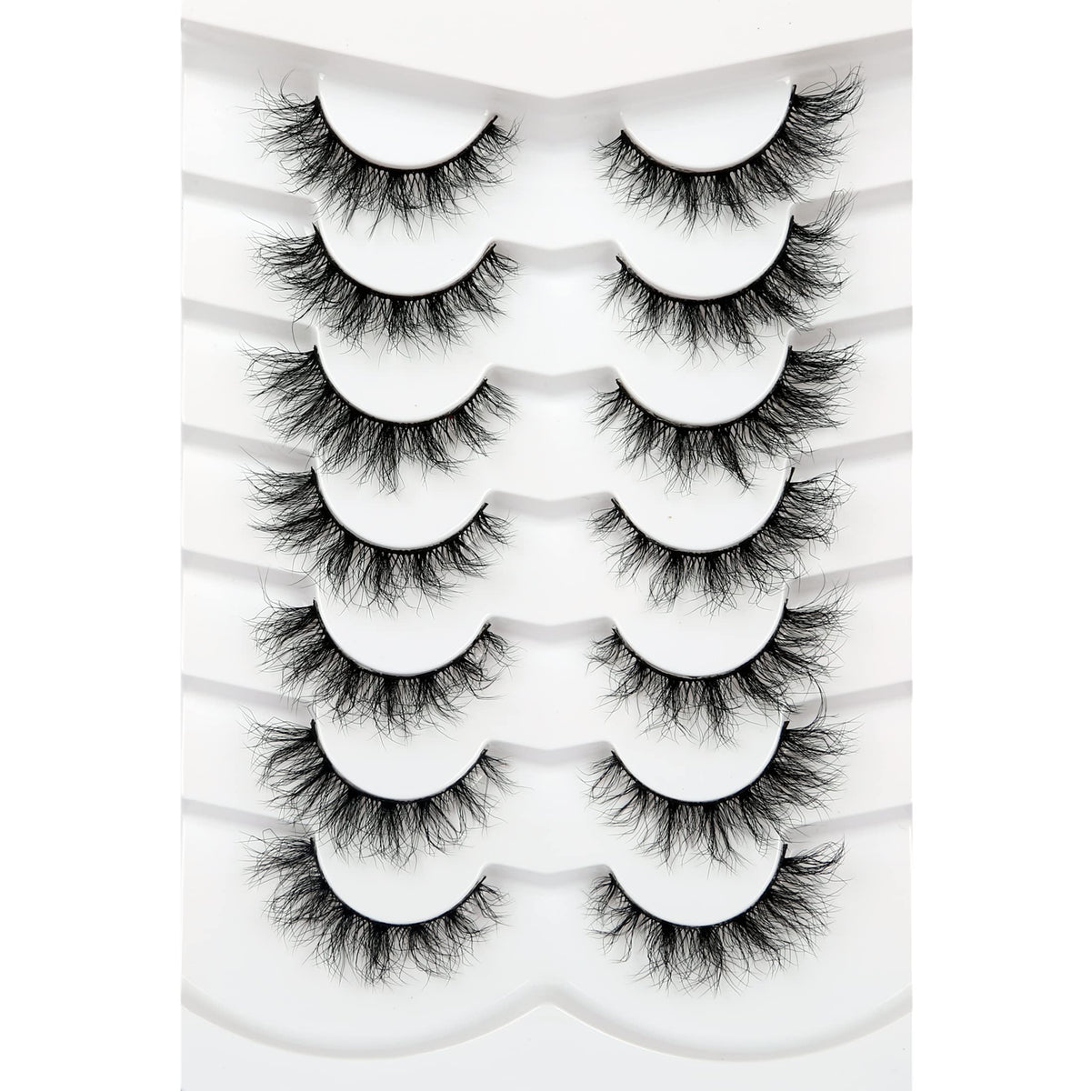 Pooplunch cat-eye look 8D lashes for a brighter, more defined eye.