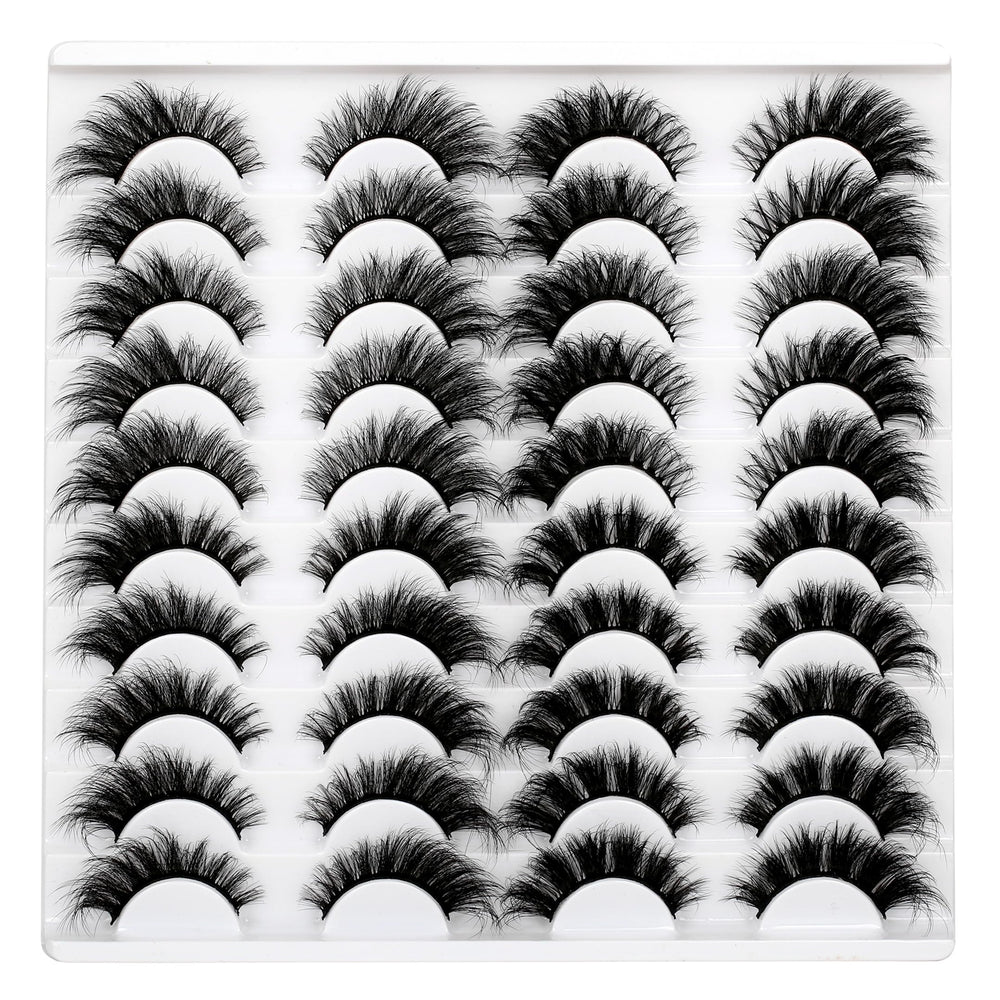 Pooplunch lashes with a flexible cotton band blend with natural lashes.