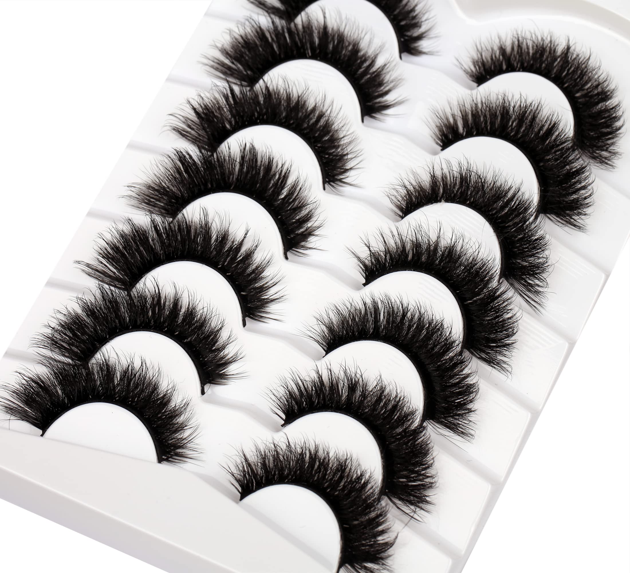 Pooplunch dramatic lashes to enhance eye definition