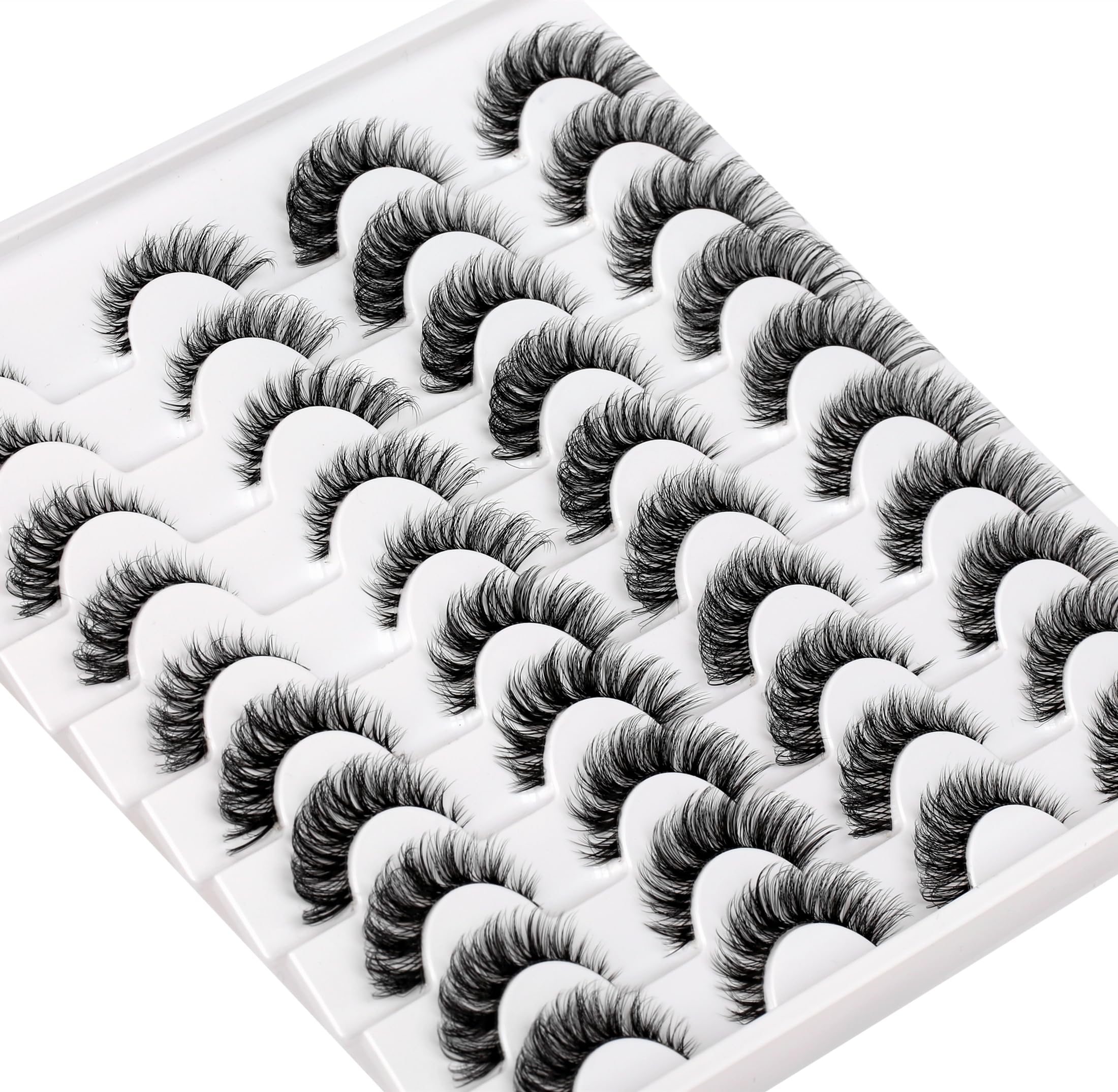 Pooplunch easy-to-apply lashes for quick morning routines.