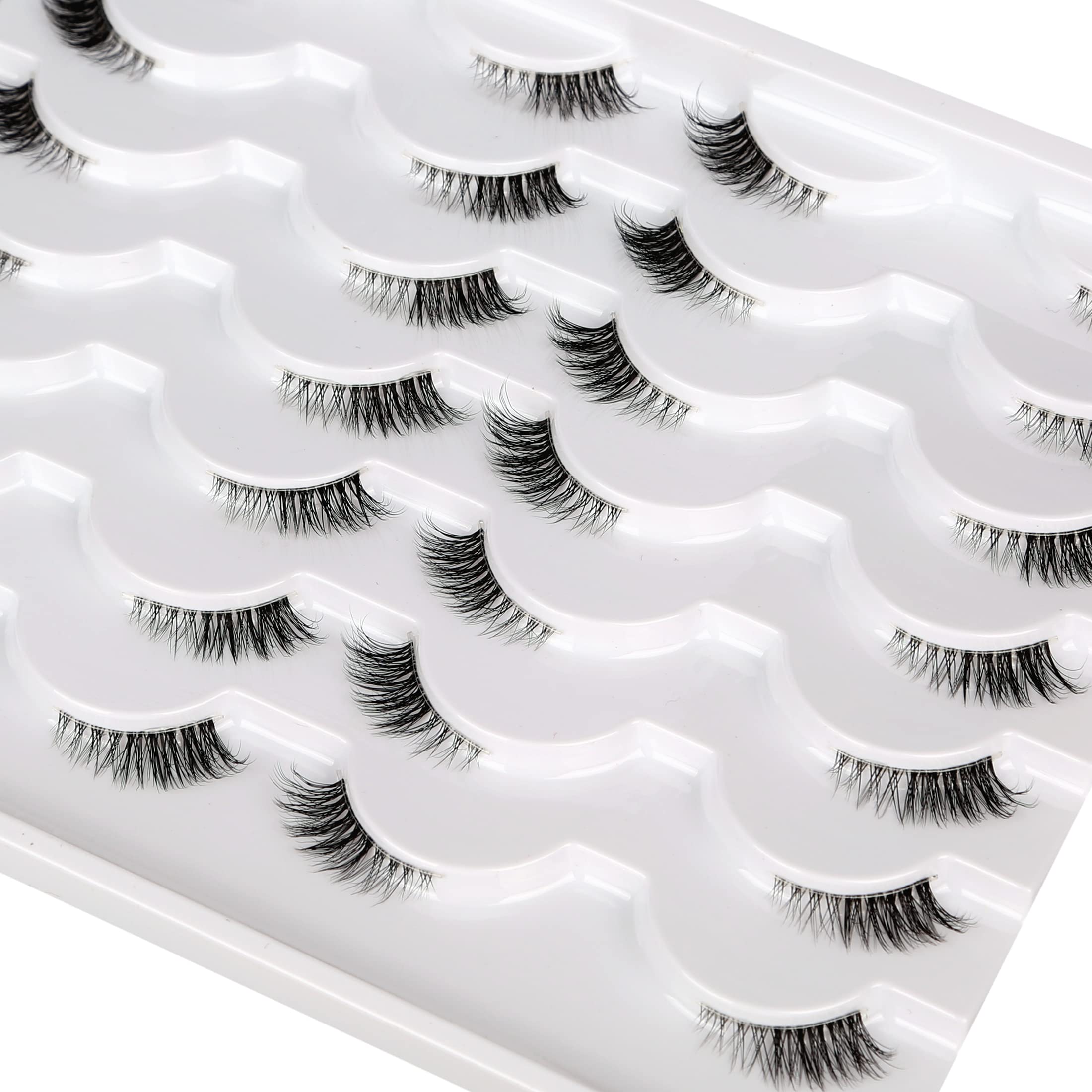 Pooplunch hand-made lashes feel soft and lightweight on the lash line.
