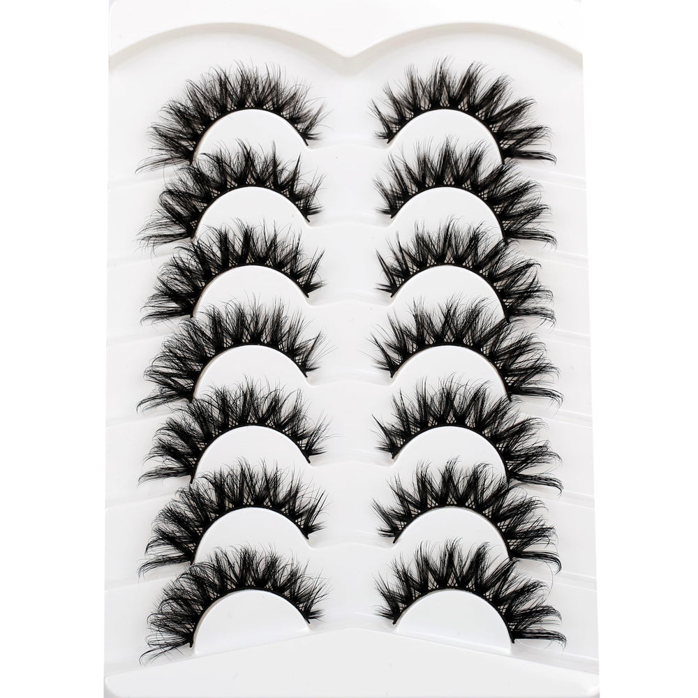 Pooplunch natural-look lashes enhance everyday eyes with subtle glamour.
