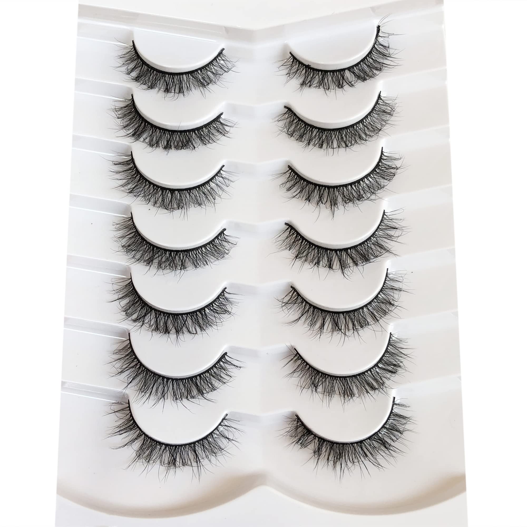 Pooplunch round-eye lashes close-up highlighting open, natural eye shape.