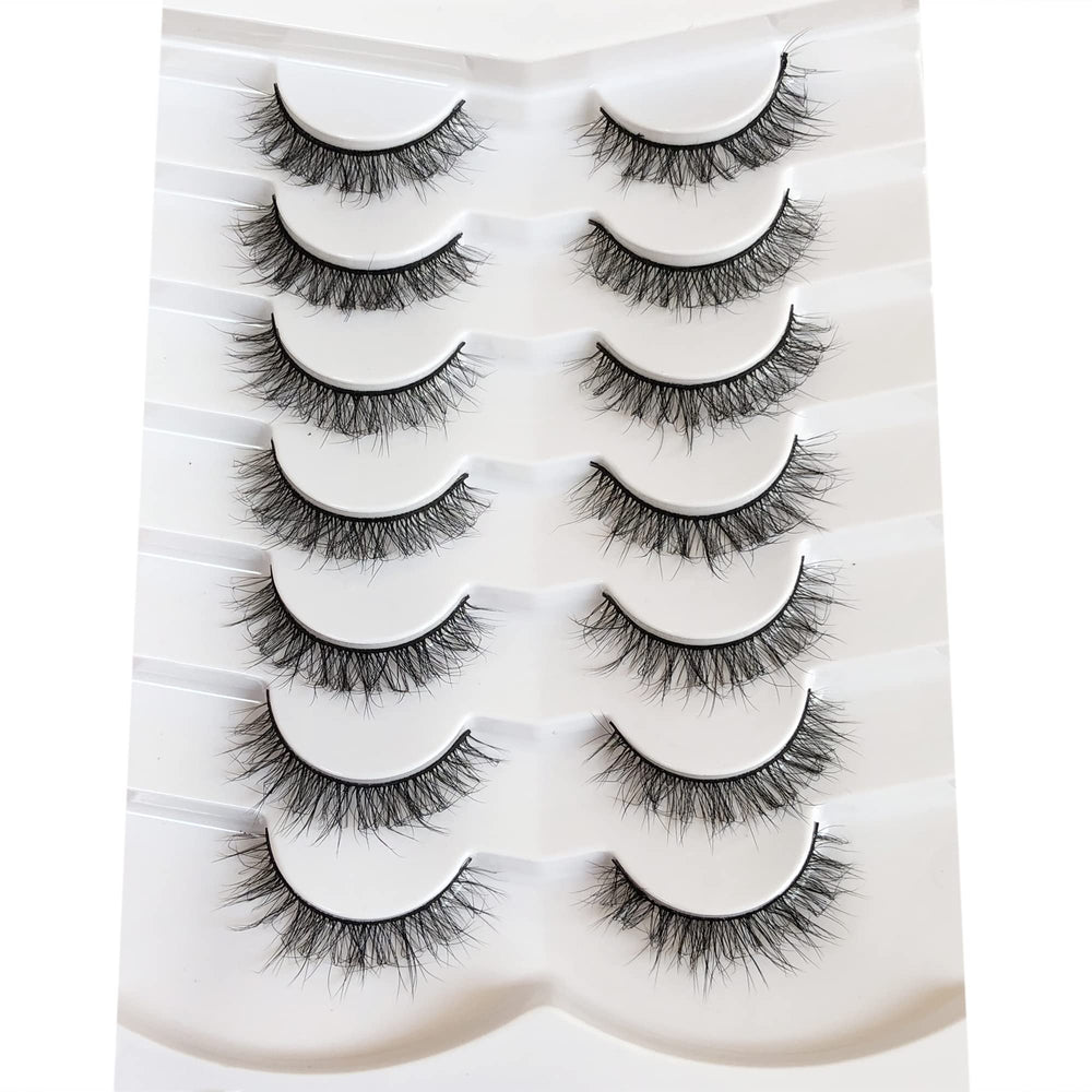 Pooplunch round-eye lashes close-up highlighting open, natural eye shape.