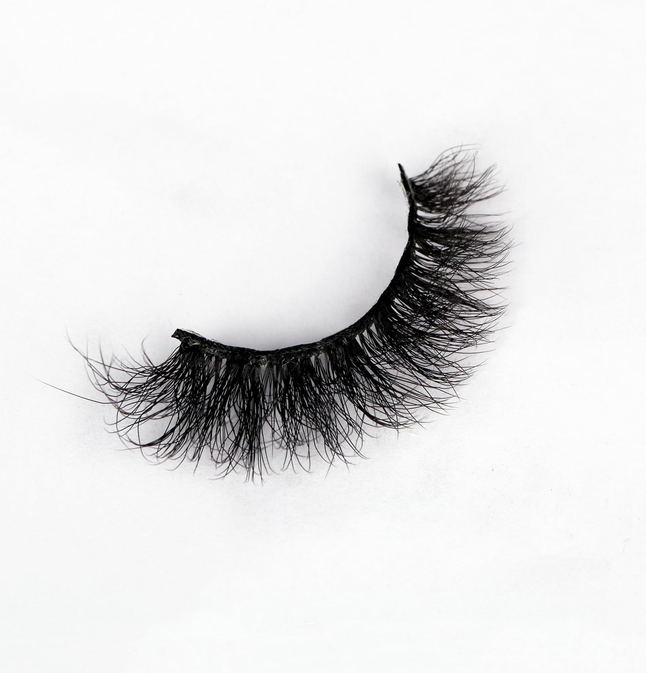 Pooplunch vegan cruelty-free lashes crafted from premium synthetic fibers