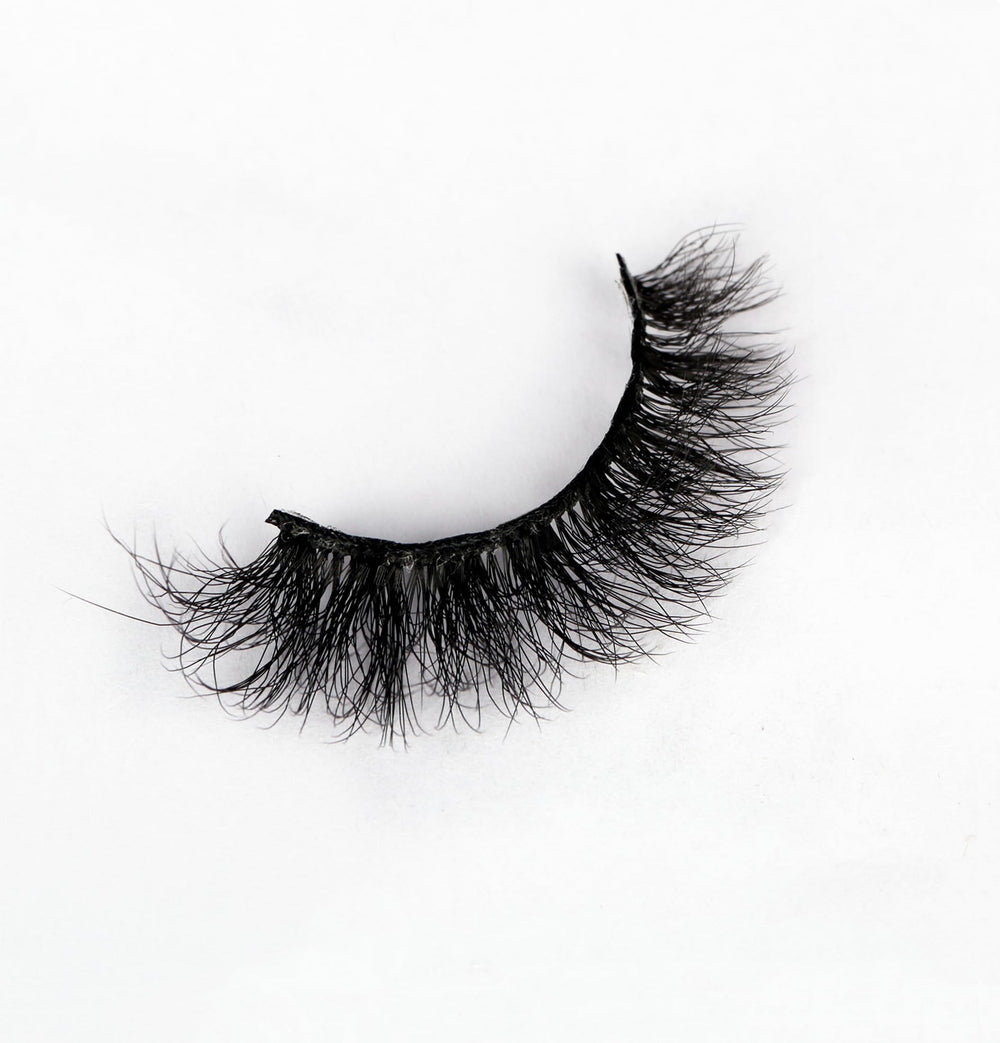 Pooplunch vegan cruelty-free lashes crafted from premium synthetic fibers