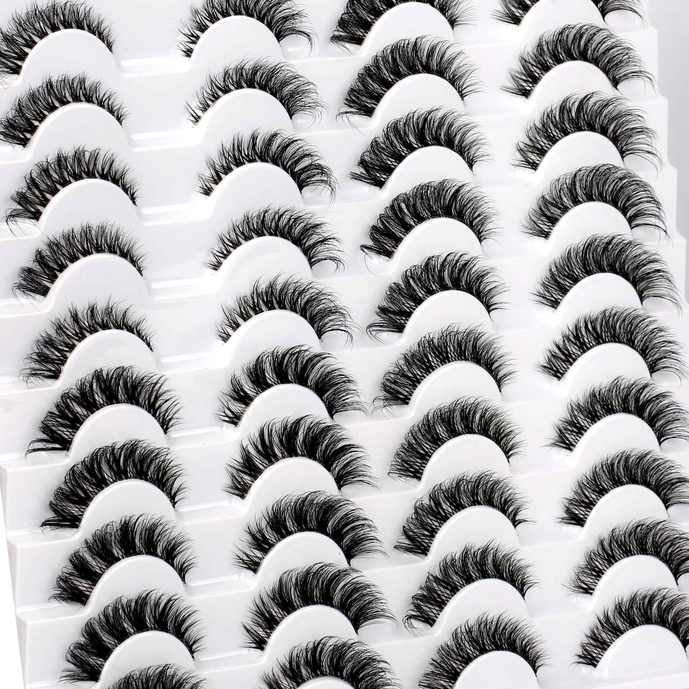 Pooplunch vegan cruelty-free lashes provide durable reuse.
