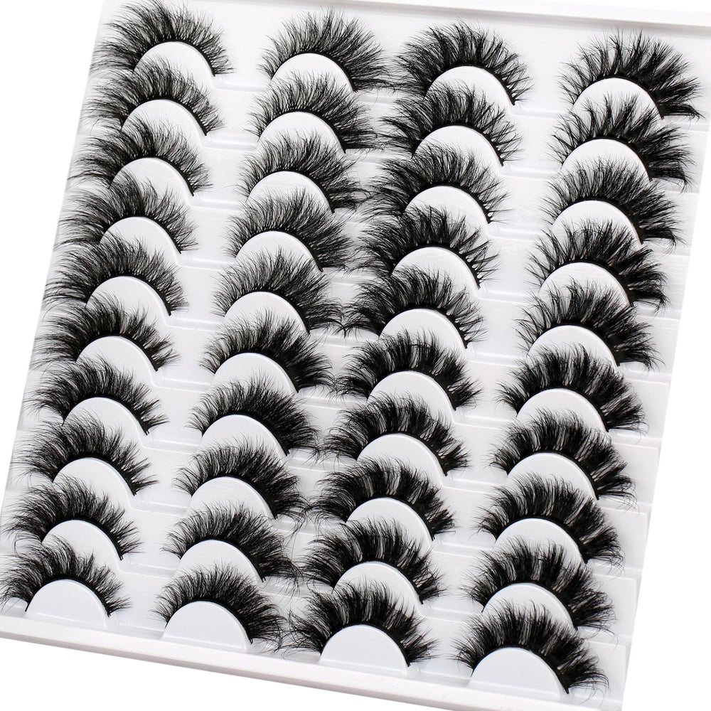 Pooplunch long, wispy lashes suited for day-to-night makeup.
