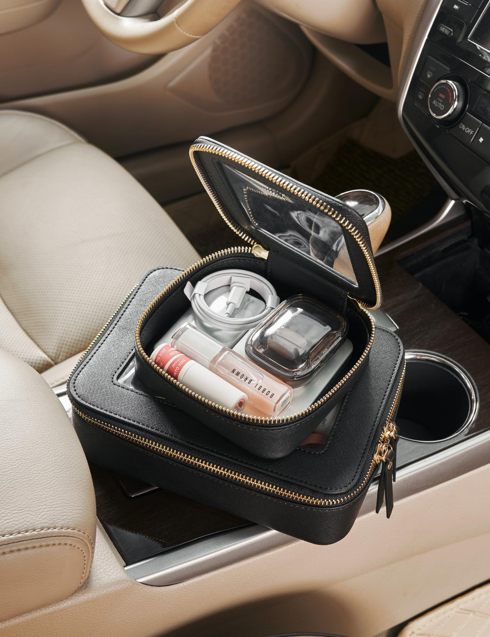 Popvibe water-resistant exterior protects contents from spills and moisture.