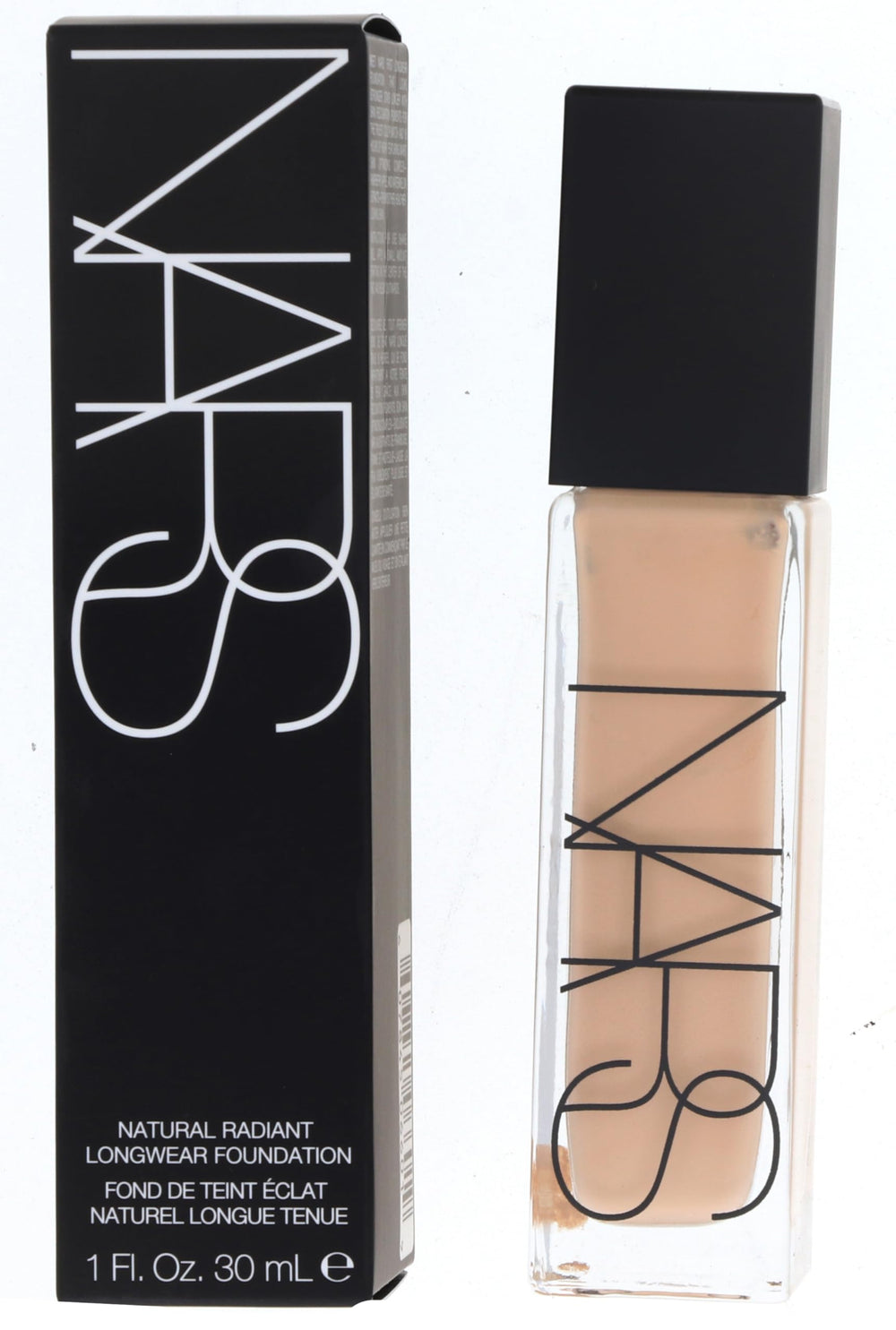Pousutong NARS Mont Blanc bottle close-up highlighting sleek packaging and smooth coverage.