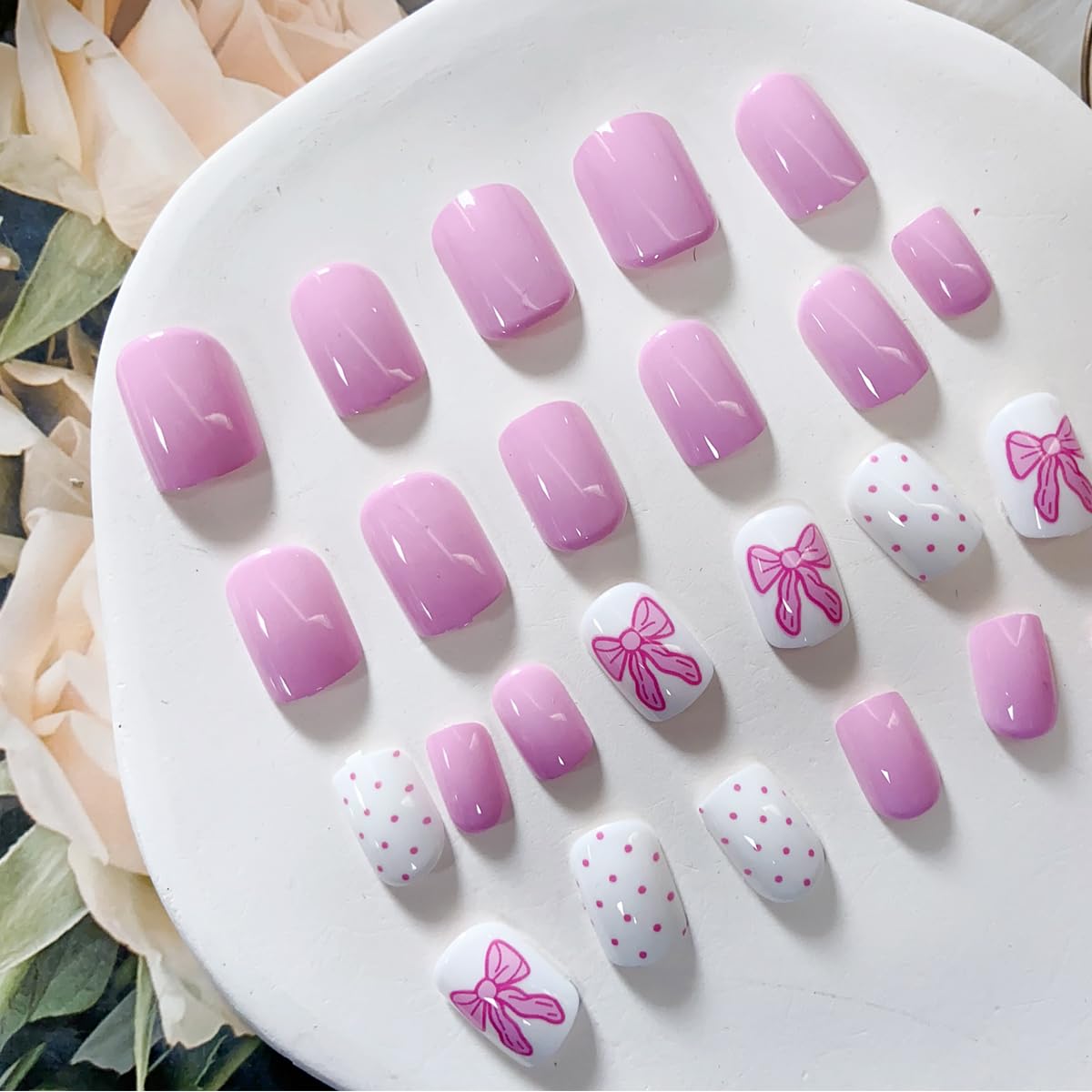 Powpop full-cover acrylic nails deliver durable, chip-resistant wear.