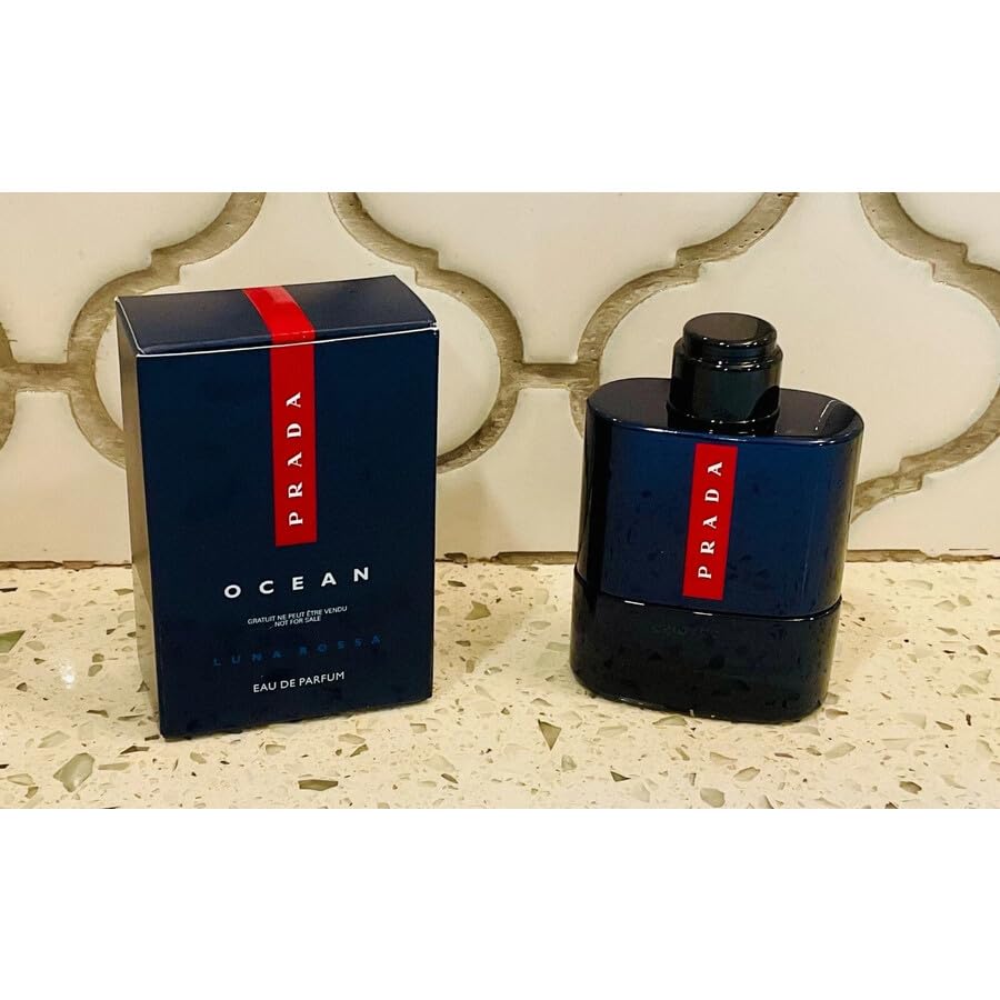 Prada Luna Rossa Ocean mini bottle: compact, travel-friendly fragrance for daily wear.