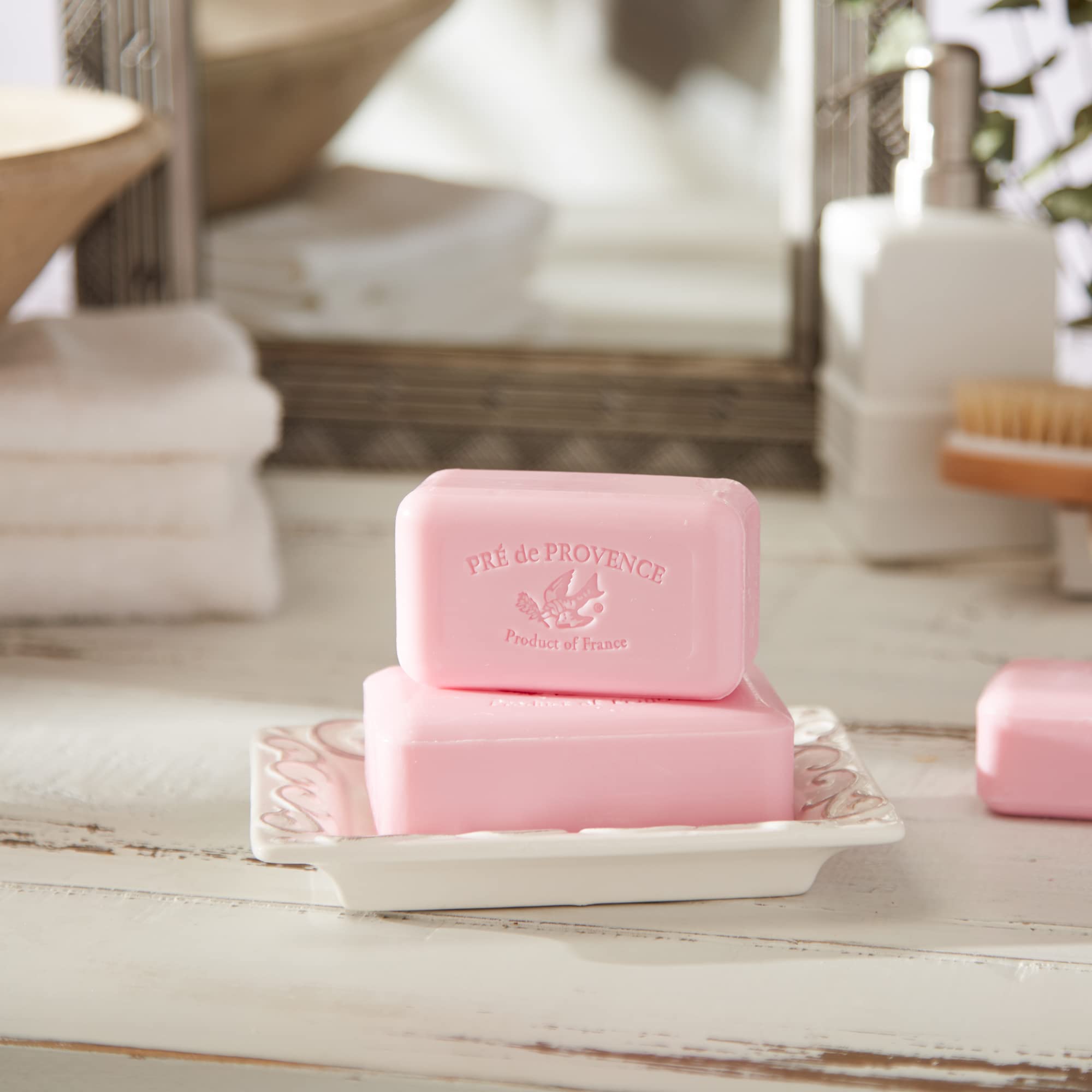 Pre de Provence shea butter-enriched formula provides gentle moisture for daily care.