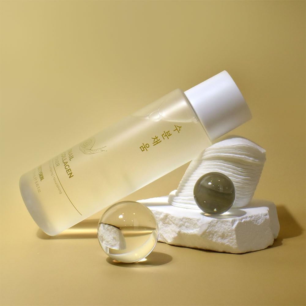PRETTYSKIN Moisturizing Toner cotton pad usage provides gentle texture refinement.