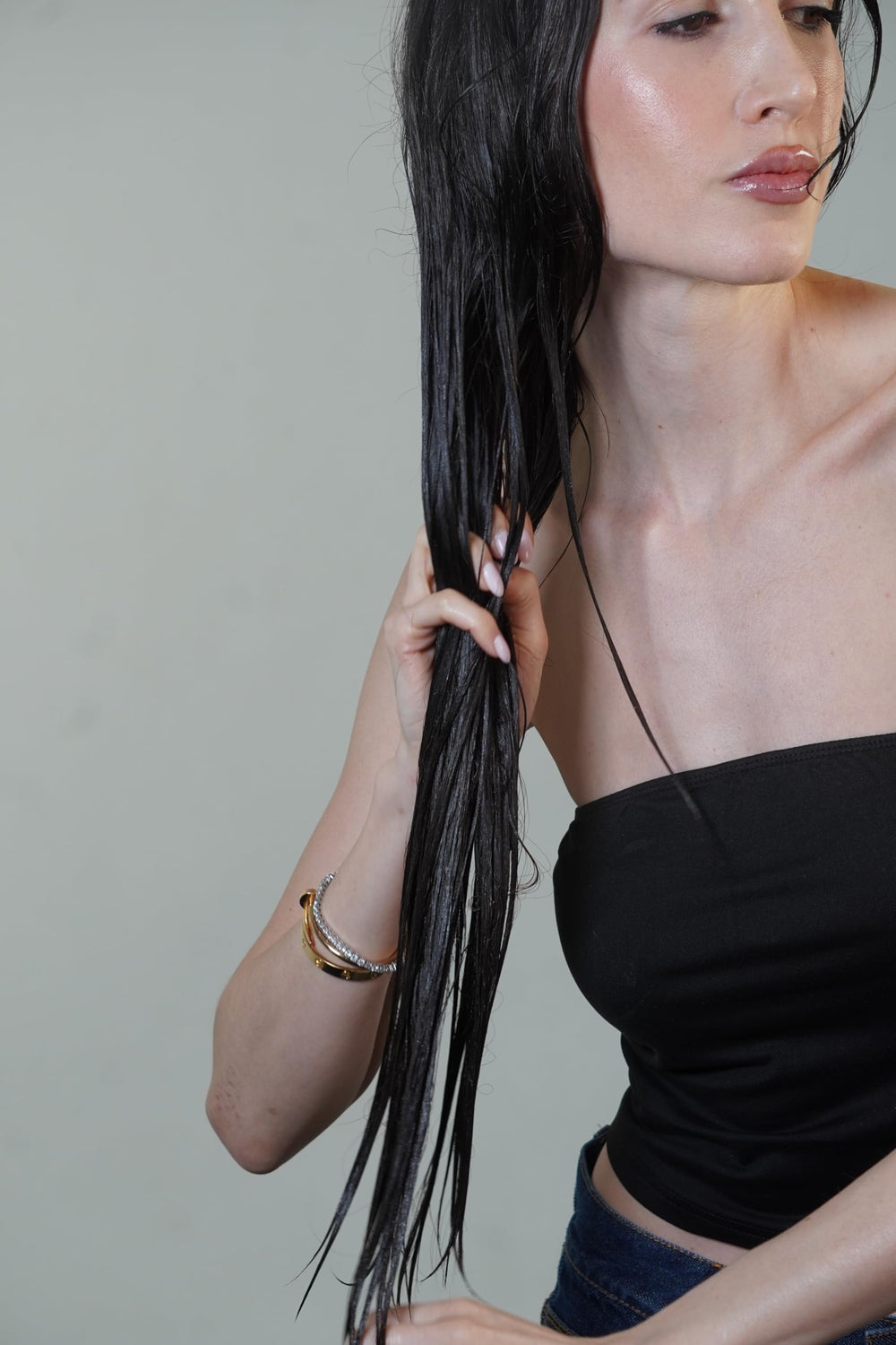 PREVIA model hair shows improved texture under soft daylight