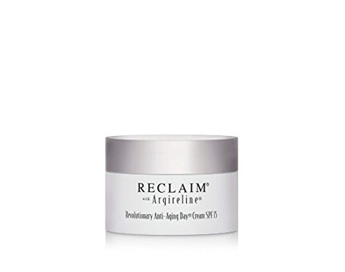 Principal Secret Reclaim face cream applying on skin for hydration and anti-aging benefits.