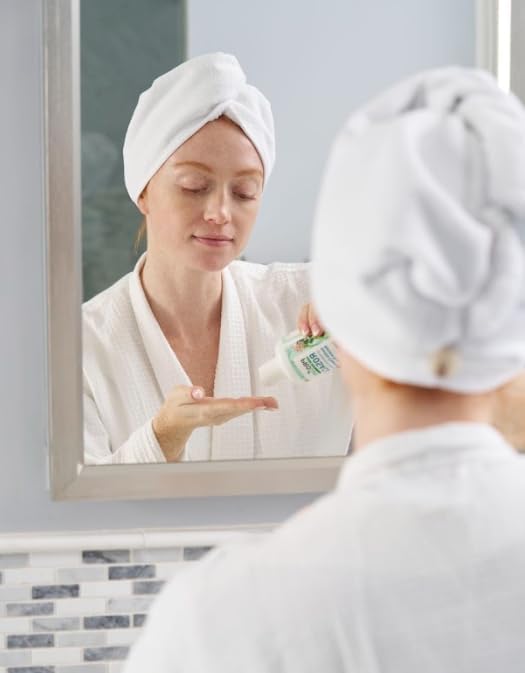 NIACINAMIDE component emphasis for calming inflammation.