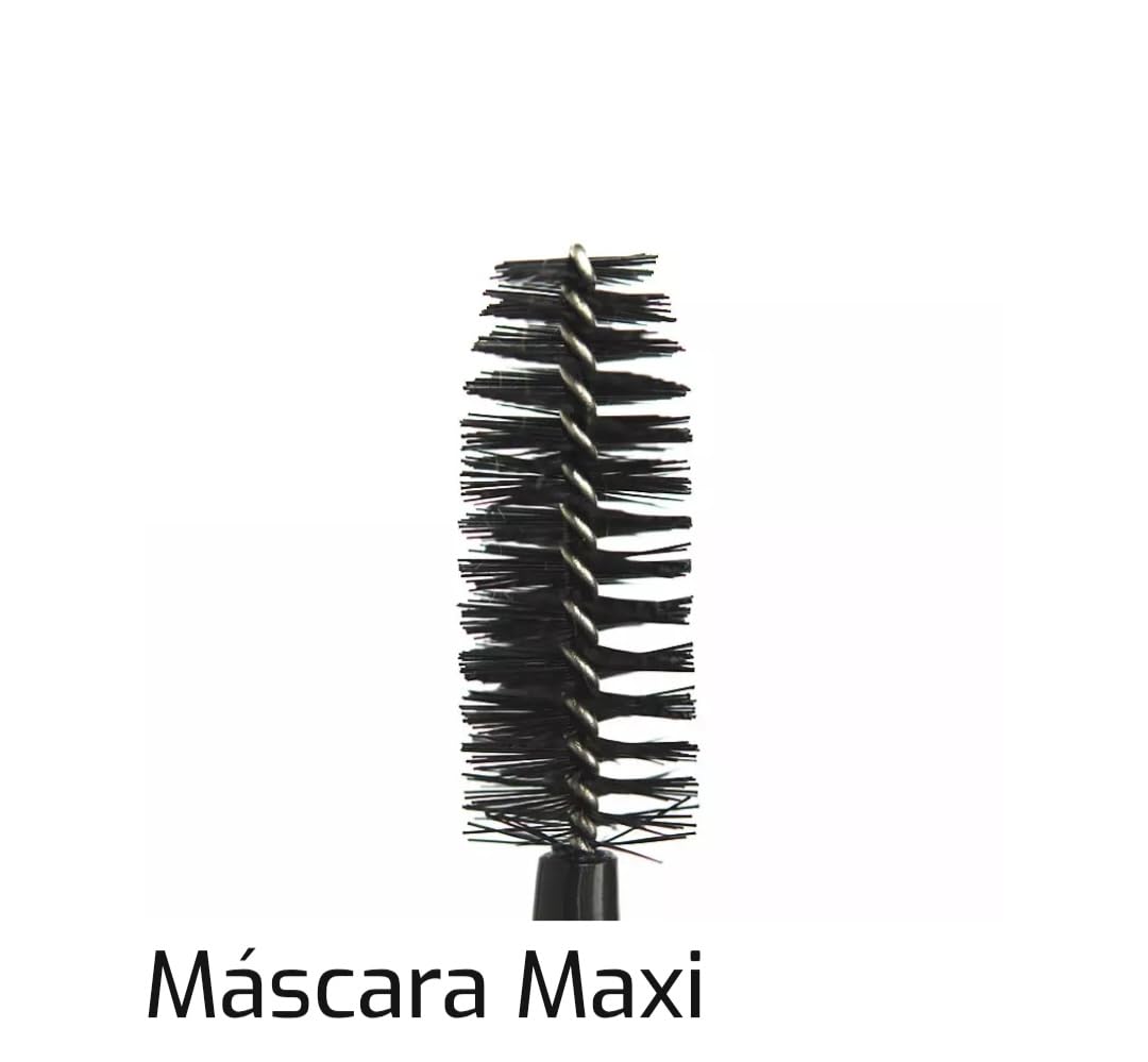 Prosa 4 IN 1 Maxi-Volume Mascara brush applying smooth lift and separation.