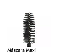 Prosa 4 IN 1 Maxi-Volume Mascara brush applying smooth lift and separation.
