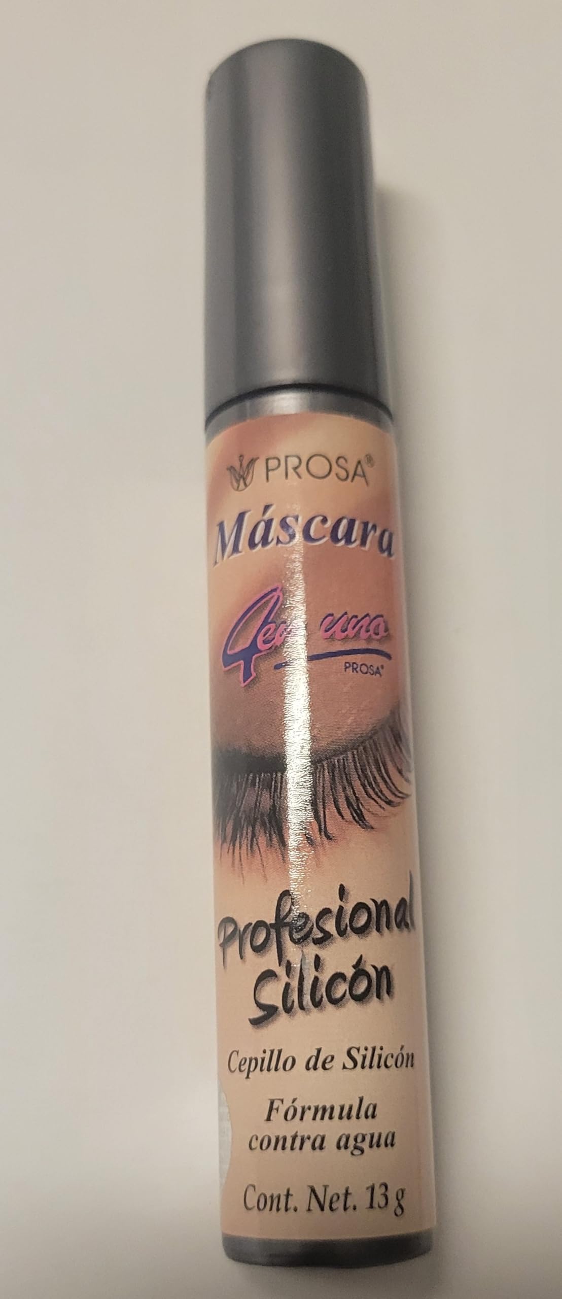 Prossa 4-in-1 silicone mascara brush for precise lash separation and definition.