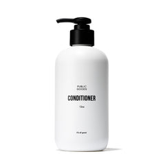 Public Goods Condicionador: botella visible, cabello suave y protegido.