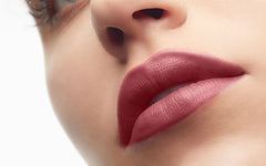 PUPA Milano Petalips Soft Matt Lipstick application on lips for velvety feel