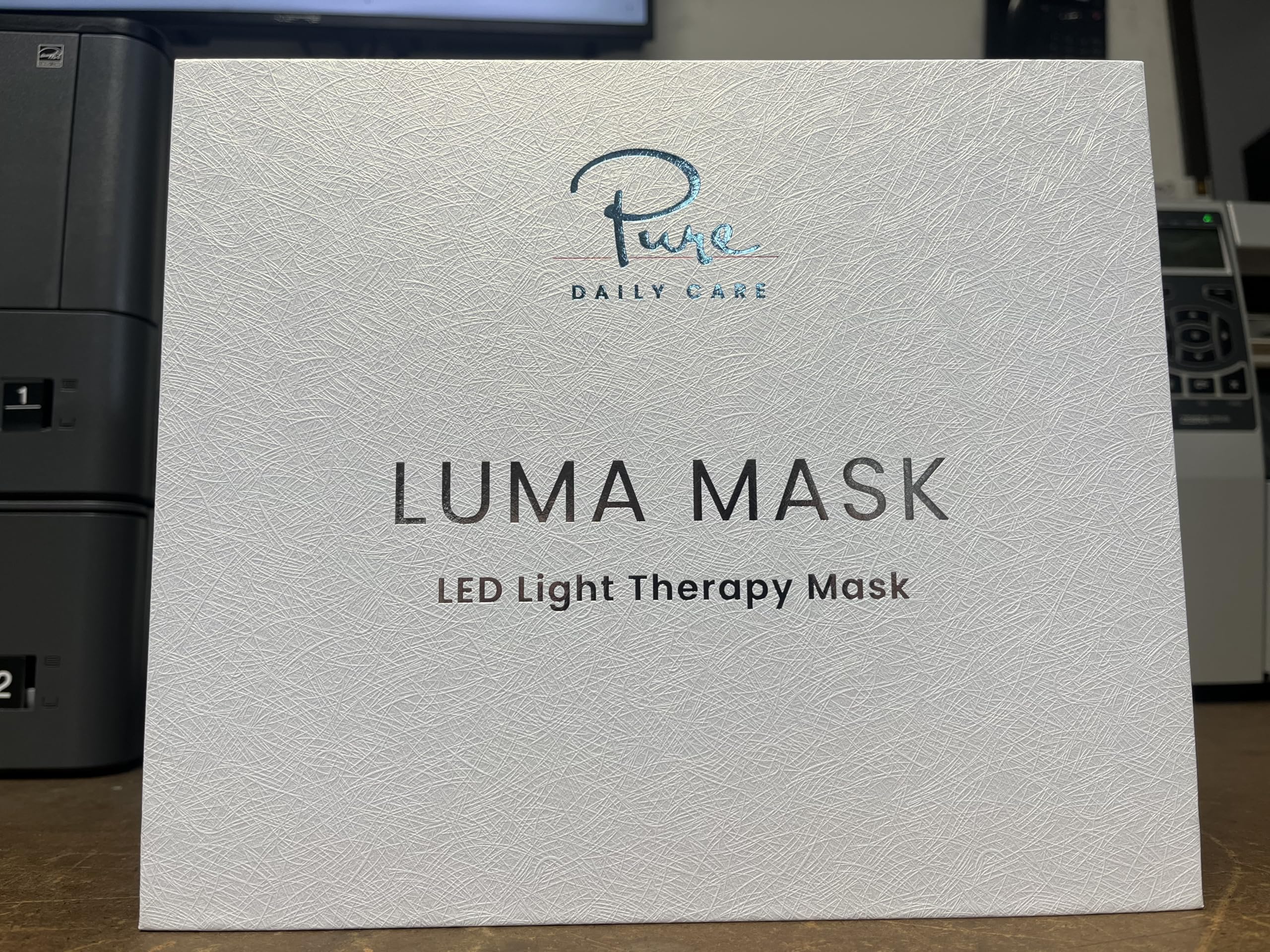 Pure Daily Care Luma Mask cycle-all-colors mode provides a varied at-home routine.