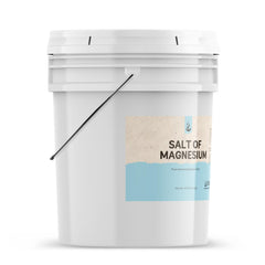 Pure Original Ingredients unscented Epsom salt dissolving quickly in water for baths.