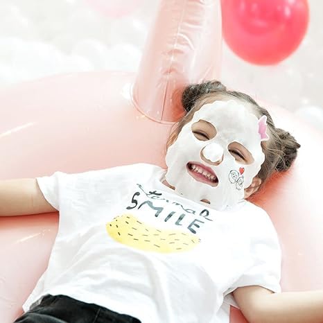 Puttisu aloe-infused mask offering gentle soothing during playtime