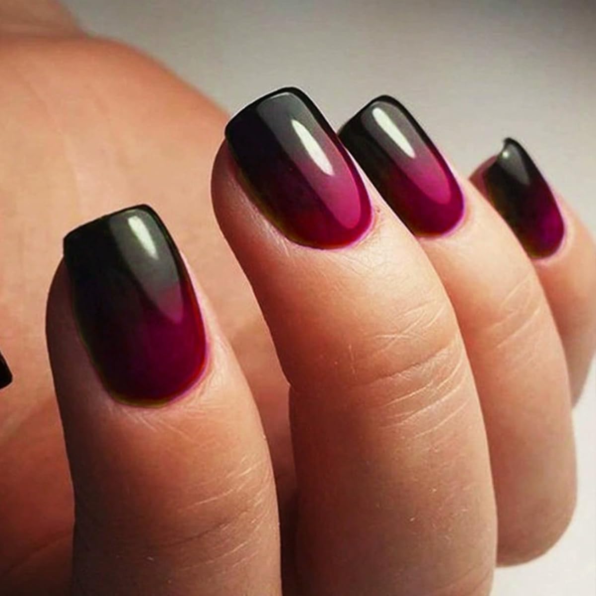 Puyokinm adhesive sticker nails kit enables easy at-home manicures