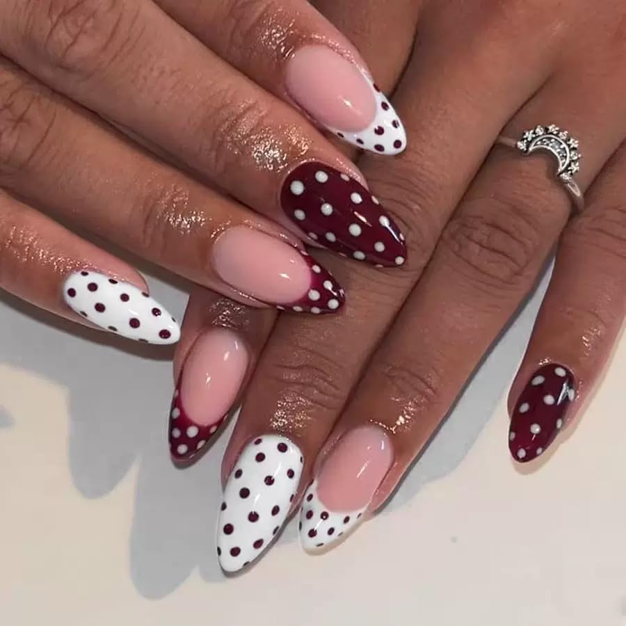 Puyokinm full-cover glossy nails with a shiny finish.