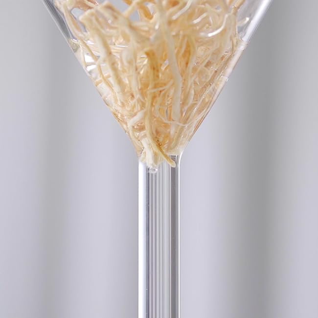 Pyunkang Yul Balancing Gel honey-like texture appears for layering.