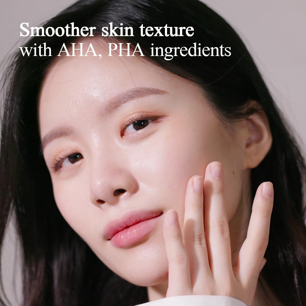 Pyunkang Yul PKY Wash Off action, smooth gel spread over irritated areas.