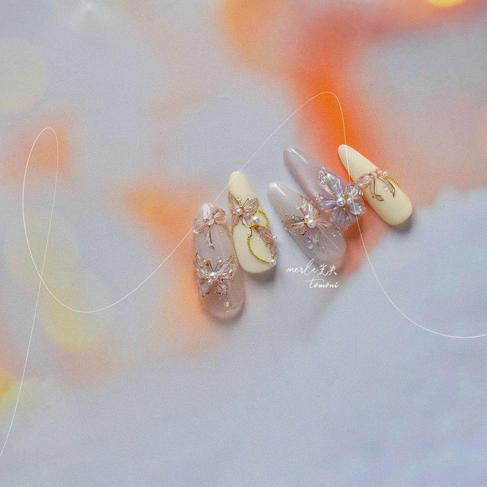 Qdsuh flutter butterfly stickers create delicate detail for DIY nails.