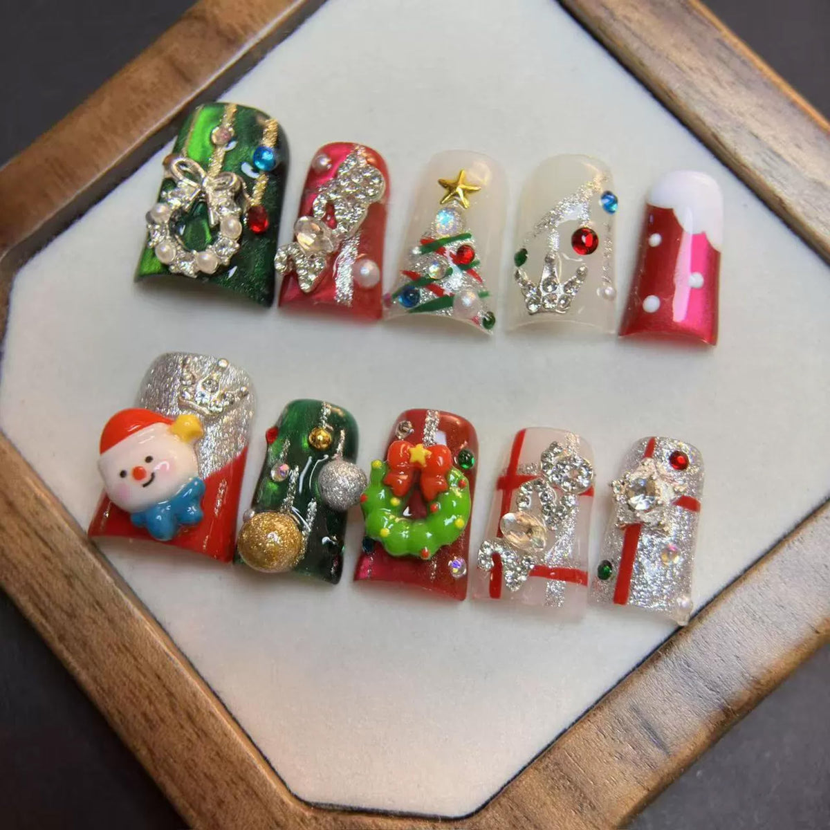 Qicaijia Christmas press-on nails with glossy tree and reindeer design for festive glam.