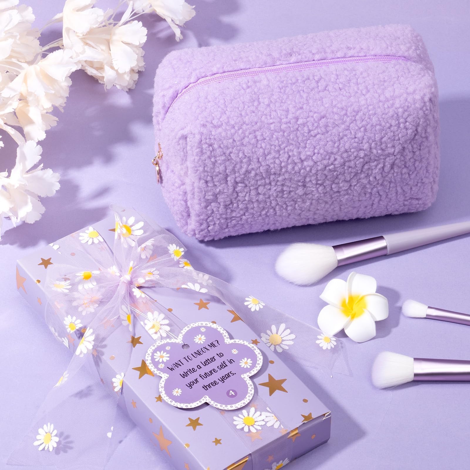 Qinline makeup brushes and bag, convenient set for practice and touch-ups.