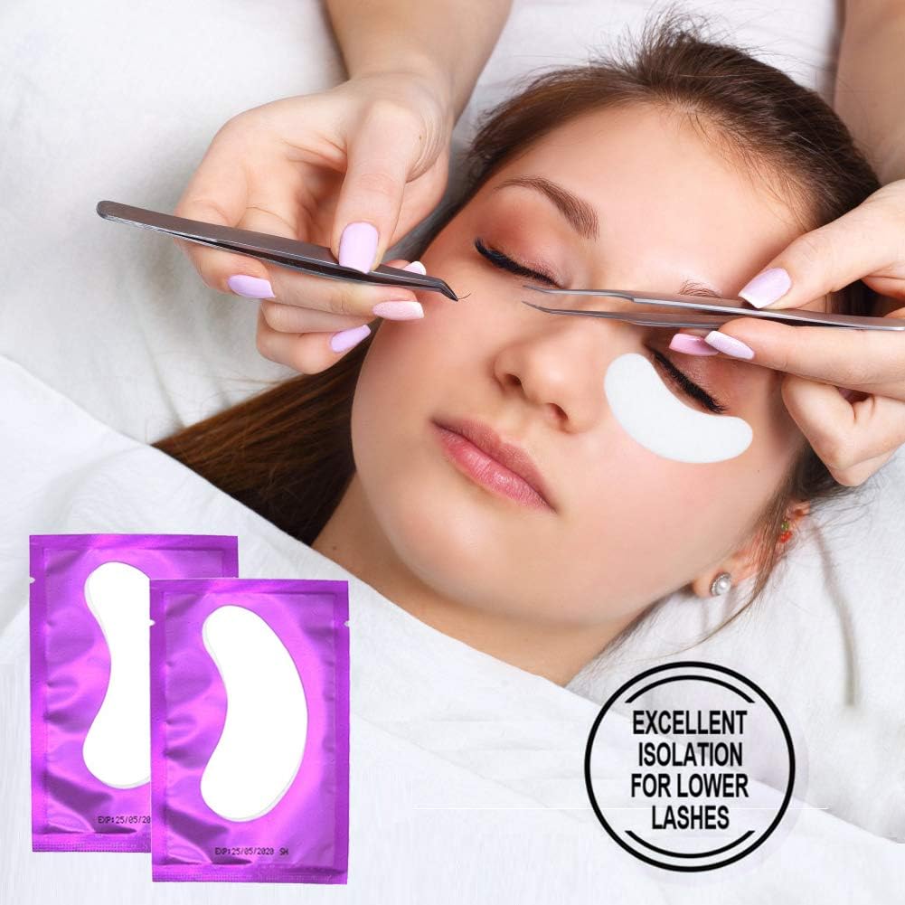 QLeng patches holding down lower lashes during eyelash extensions