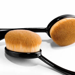 QUEMISS toothbrush-shape kabuki brush for precise, comfortable grip