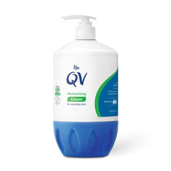 Flacon-pompe QV Crème montrant l’hydratation ciblée avec glycérine 10%