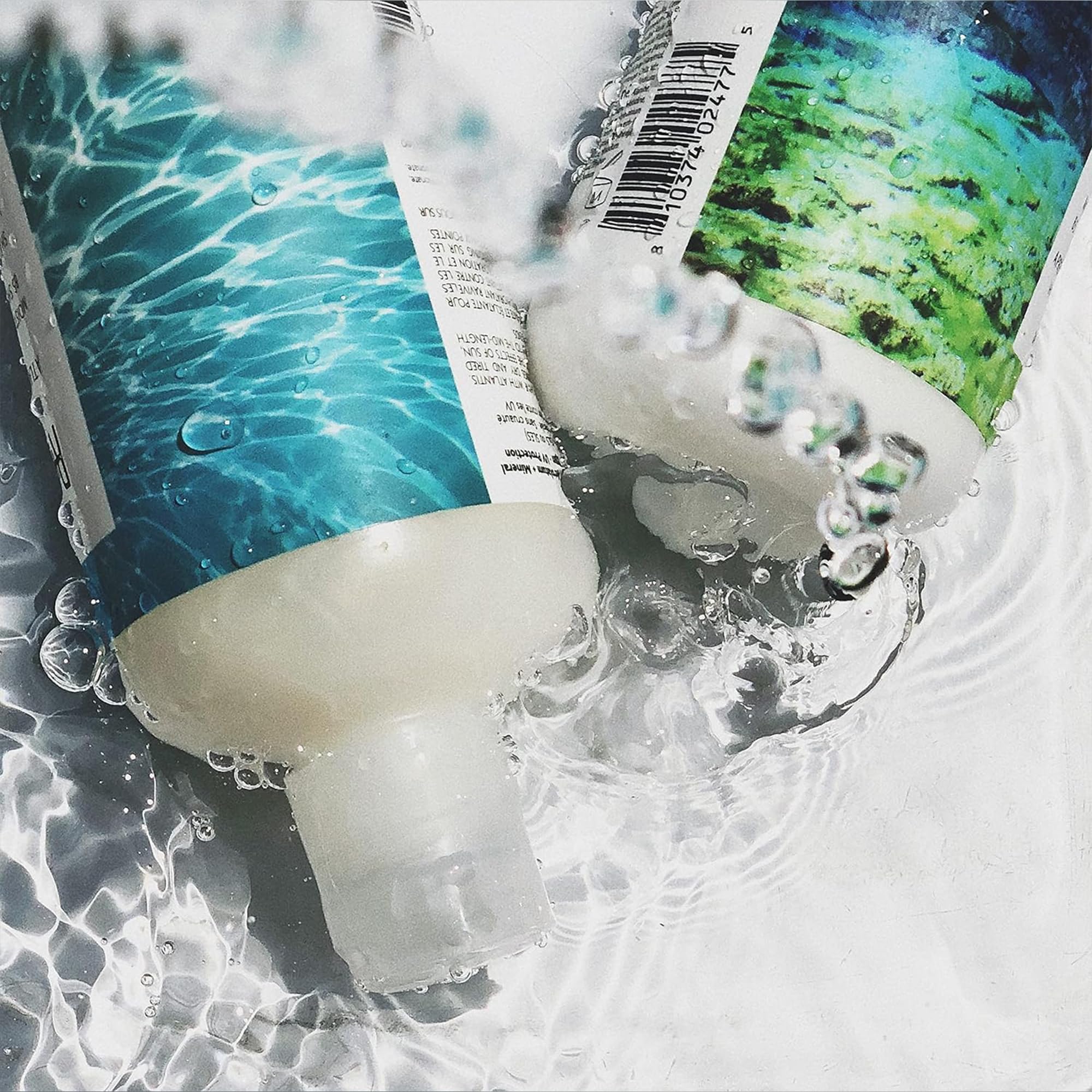 Packaging display featuring Atlantis conditioner with moisture focus