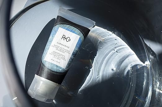 R+Co Cool Wind deluxe sample inclusion adds value for trial use.