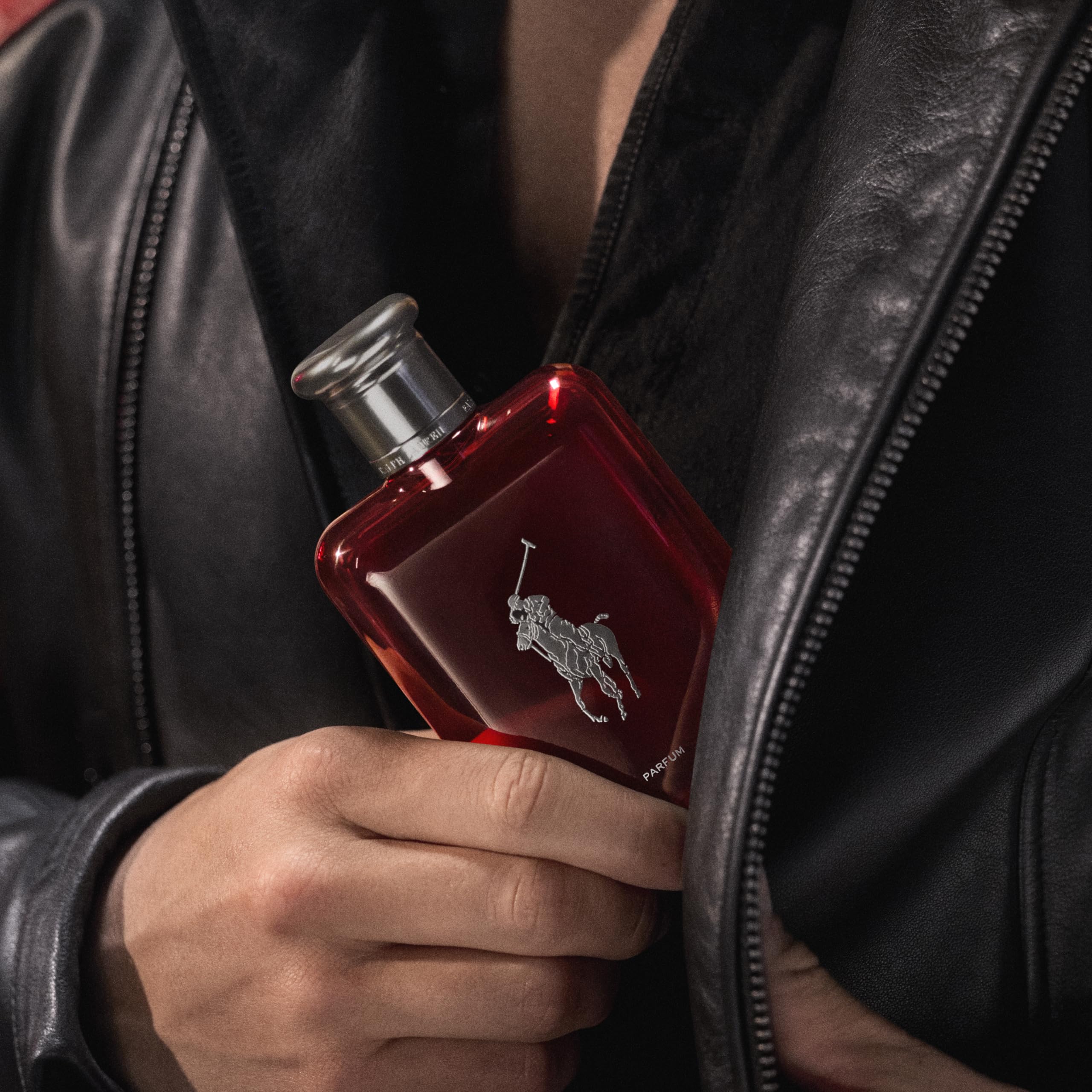 Absinthe note highlighted in Polo Red Parfum for a daring aromatic experience