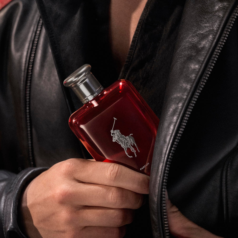 Absinthe note highlighted in Polo Red Parfum for a daring aromatic experience