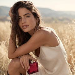 Ralph Lauren Romance Intense notes rose-patchouli-sandalwood, floral-woody aroma for romantic evenings.
