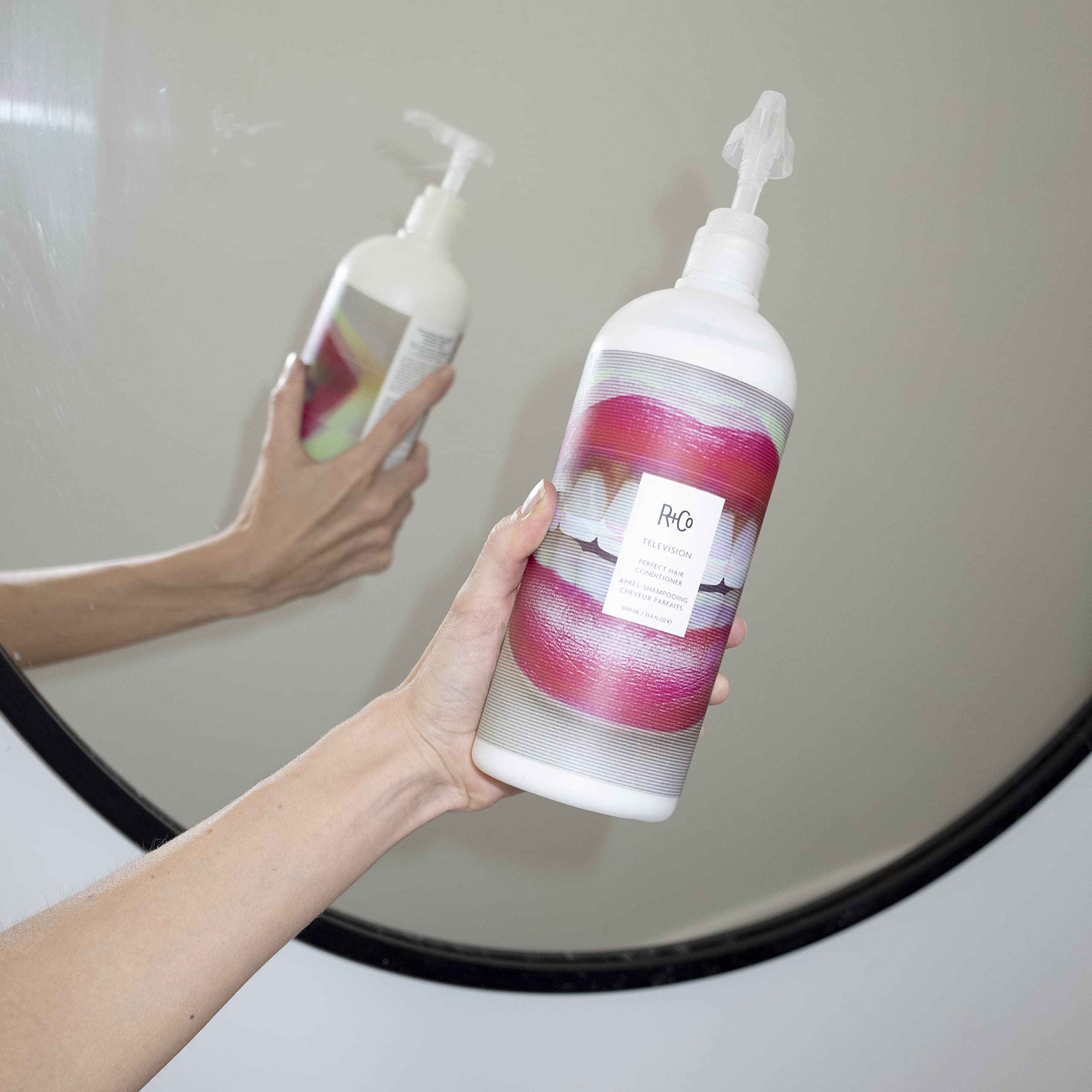 Close-up of the conditioner pump for even distribution and smooth detangling