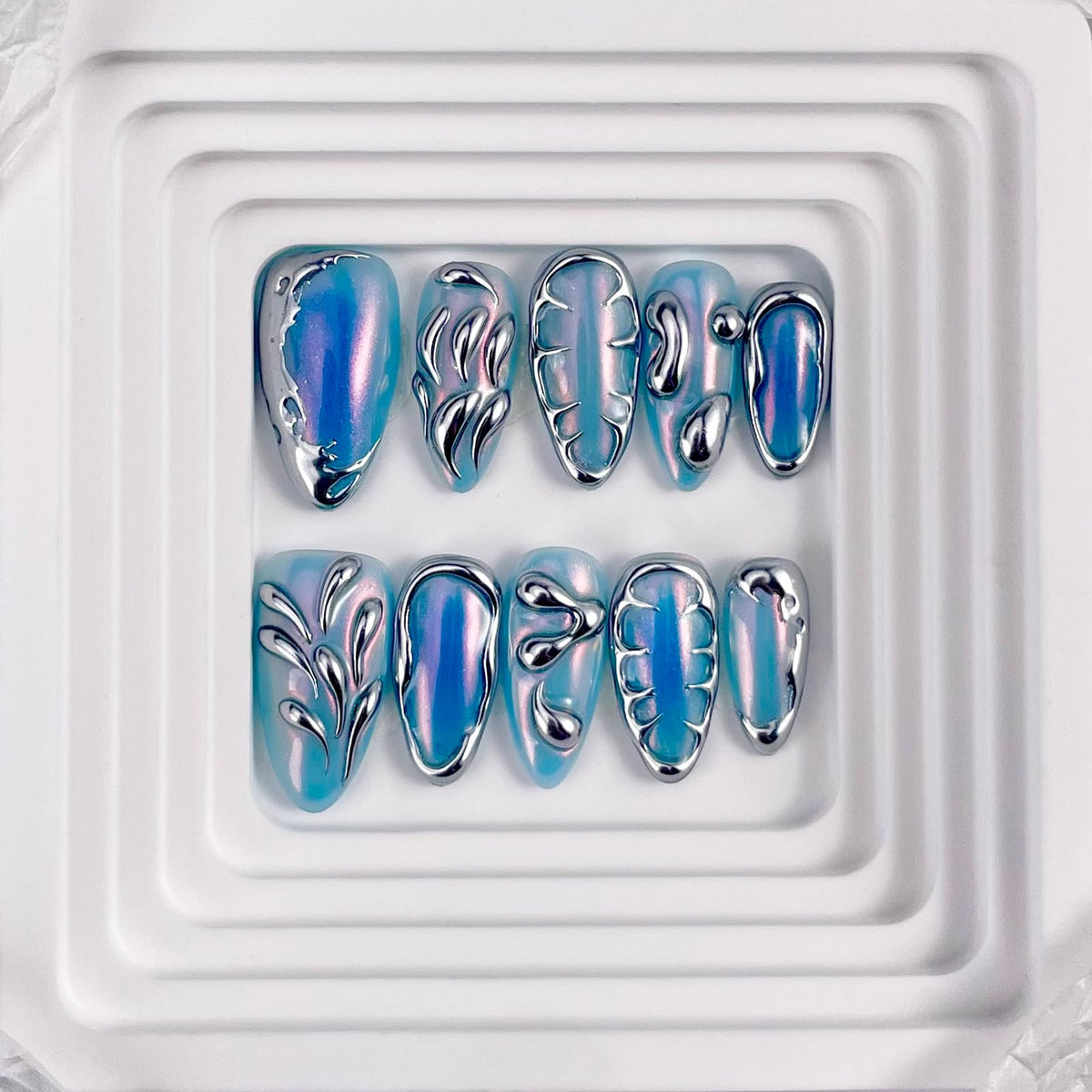 Rdntbeu blue ombre press-on nails for a reusable salon-quality manicure.