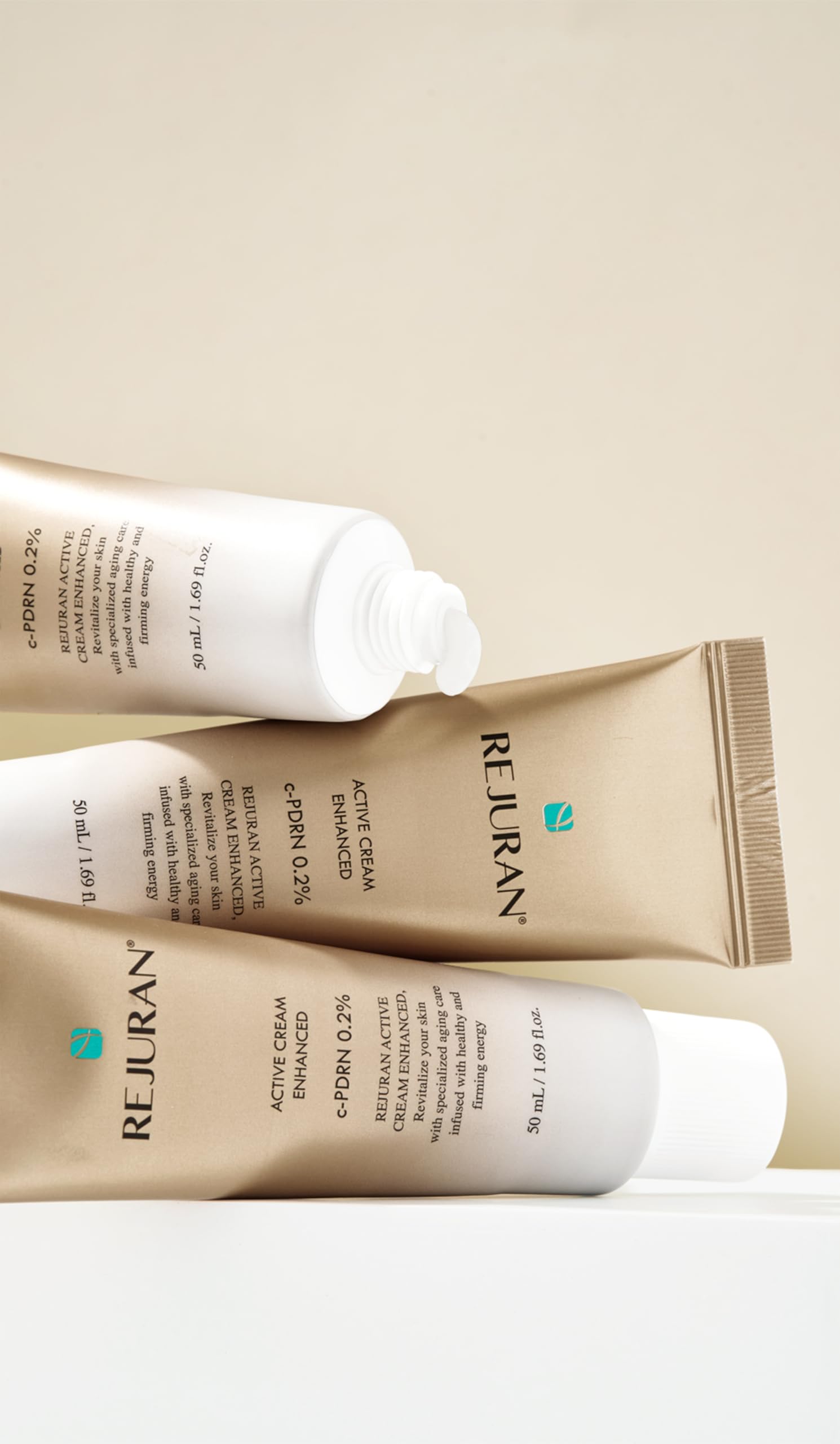 Elasticity demo with REJURAN Active Cream suggests potential improvements with use.