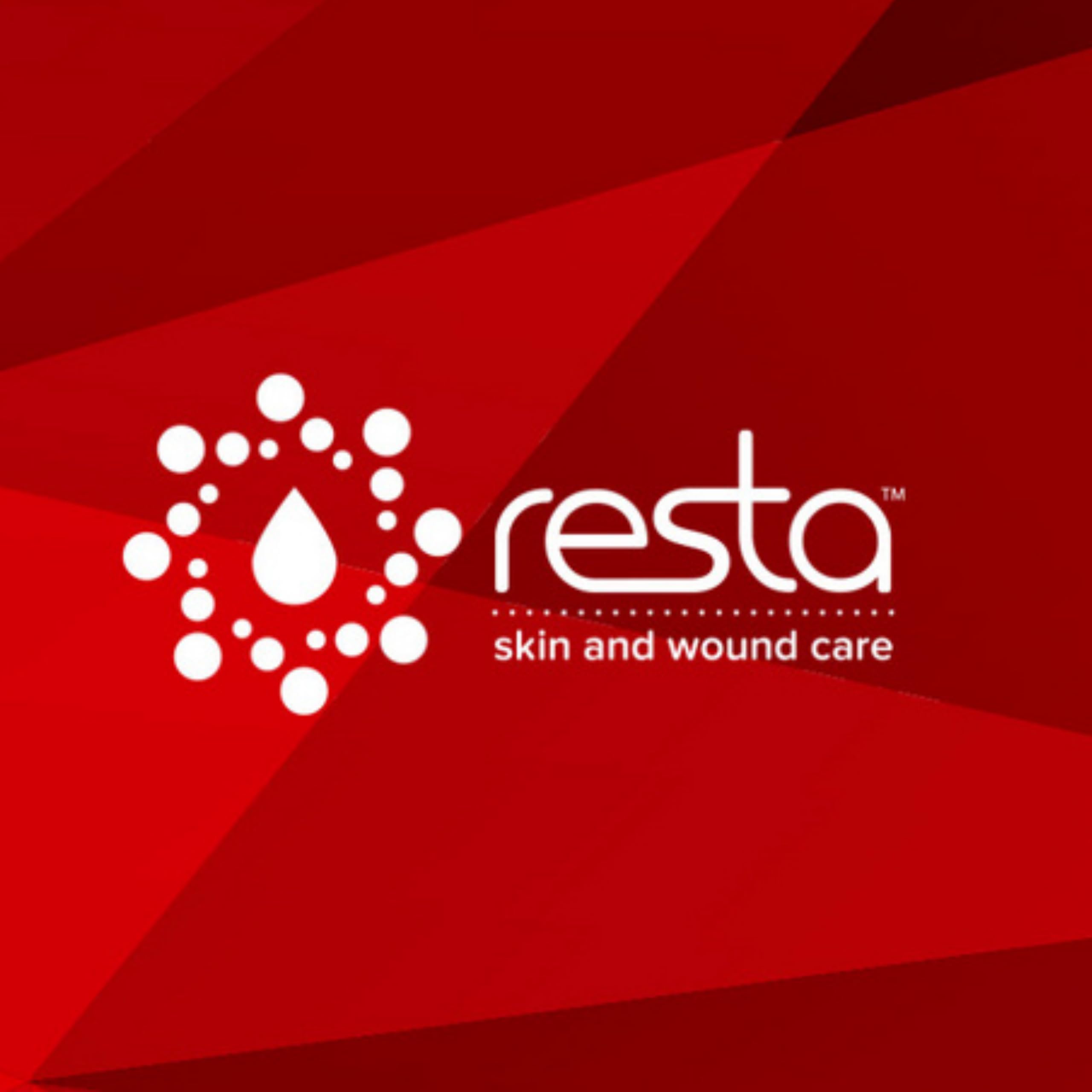 Resta Creme Moisturizer texture closeup highlighting rich, non-greasy hydration.